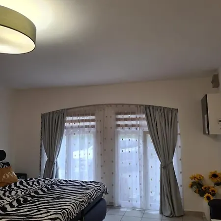 Varlak Apartmans ✷ ✷ ✷ شقة *