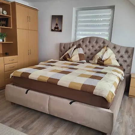 Varlak Apartmans ✷ ✷ ✷ דירה שיופוק