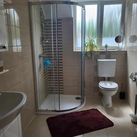 Varlak Apartmans ✷ ✷ ✷ * Siofok