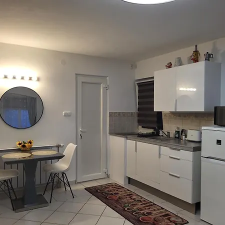 Varlak Apartmans ✷ ✷ ✷ * شيوفوك