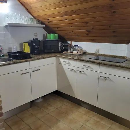 Varlak Apartmans ✷ ✷ ✷ شقة