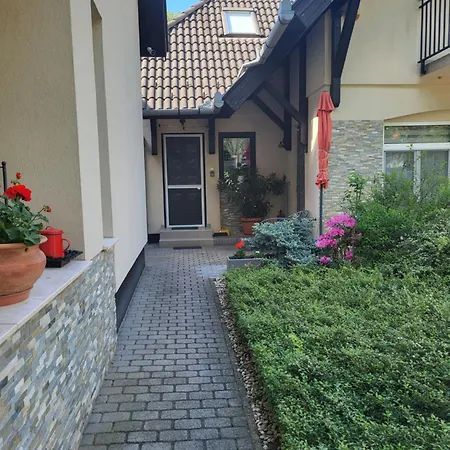 شقة Varlak Apartmans ✷ ✷ ✷