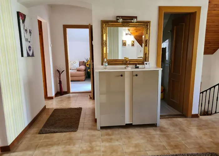 Varlak Apartmans ✷ ✷ ✷ Apartament Siófok