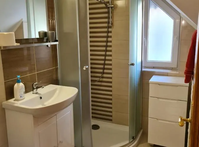 Varlak Apartmans ✷ ✷ ✷ Apartament