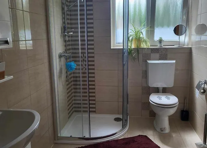 Varlak Apartmans ✷ ✷ ✷ * Siófok